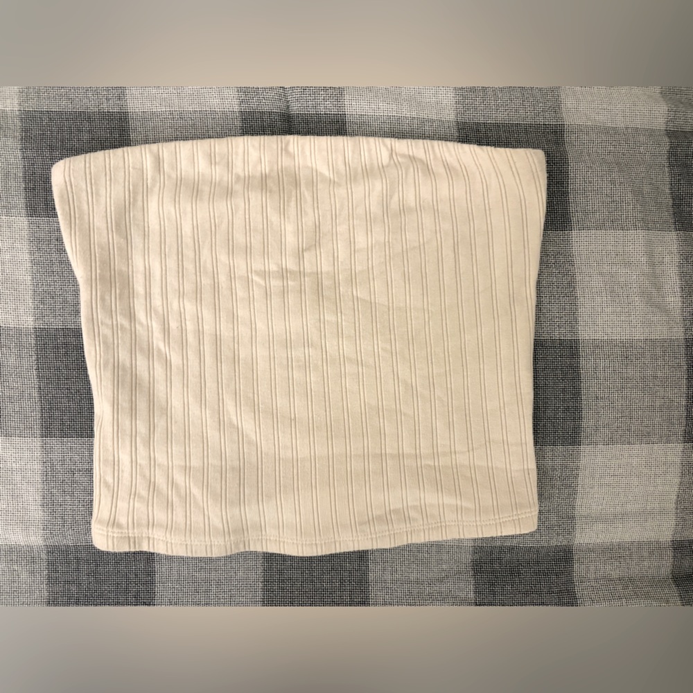 American Eagle Cream Crop Top